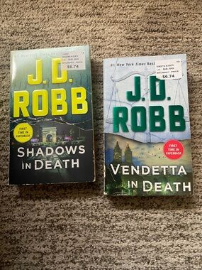 Green & Yellow paperback Book Set - Shadows in Death & Vendetta in Death